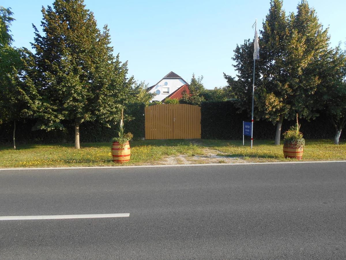 杰尔Arpad Panzio住宿加早餐旅馆 外观 照片