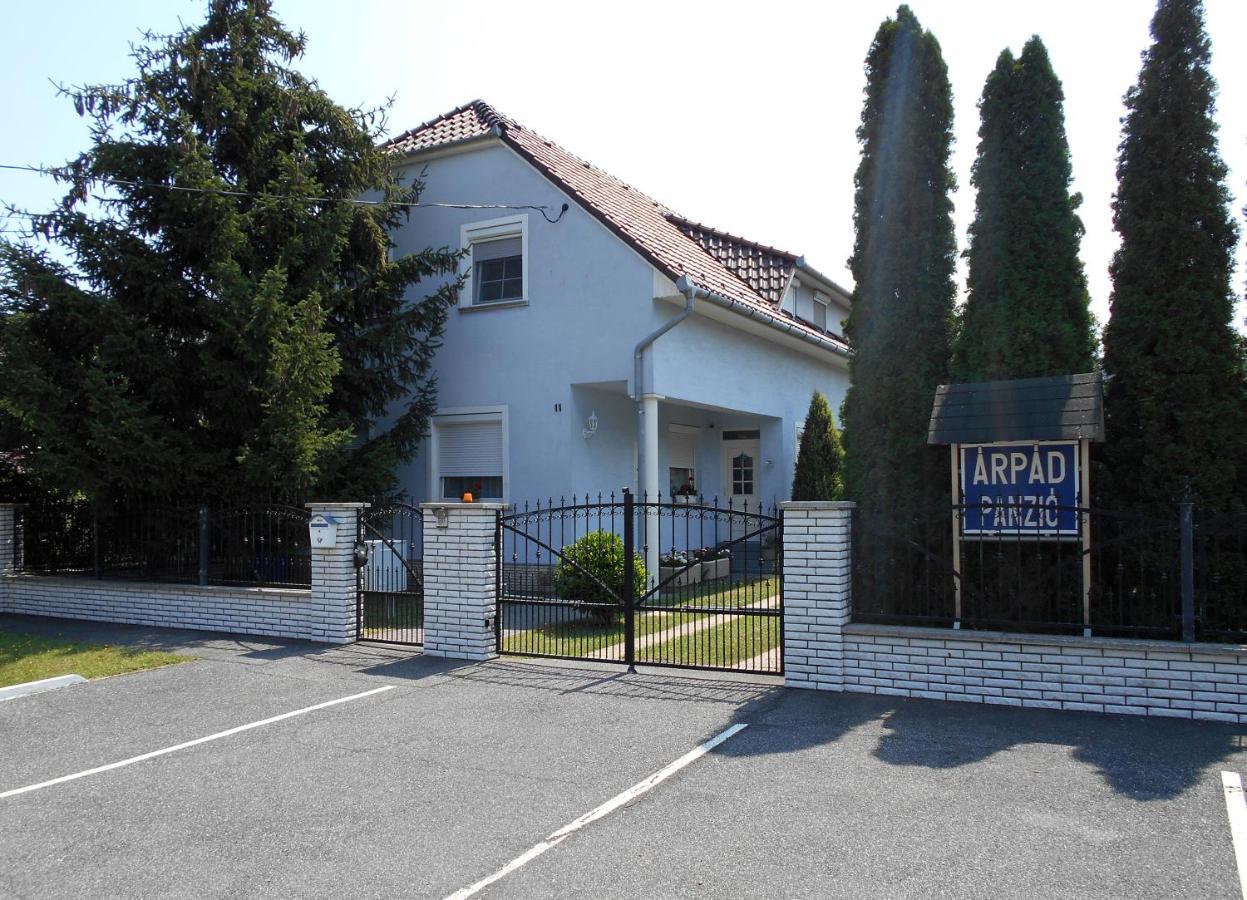 杰尔Arpad Panzio住宿加早餐旅馆 外观 照片