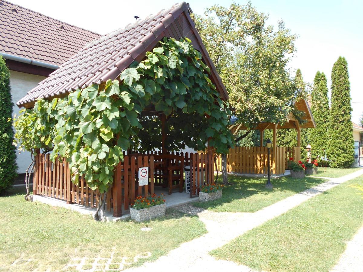 杰尔Arpad Panzio住宿加早餐旅馆 外观 照片